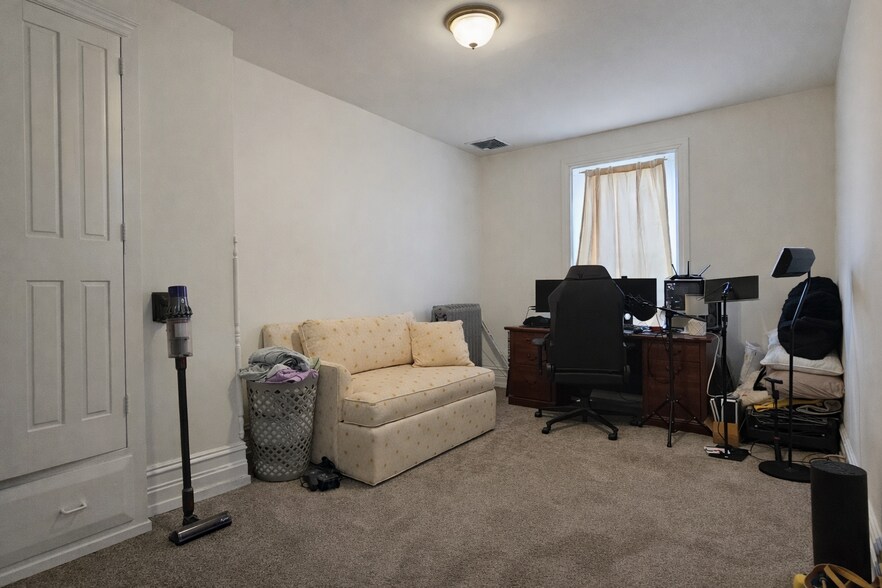 Building Photo - 397 Charlestown Rd