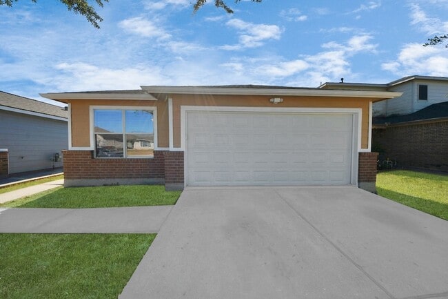 Building Photo - 826 Bandon Ln