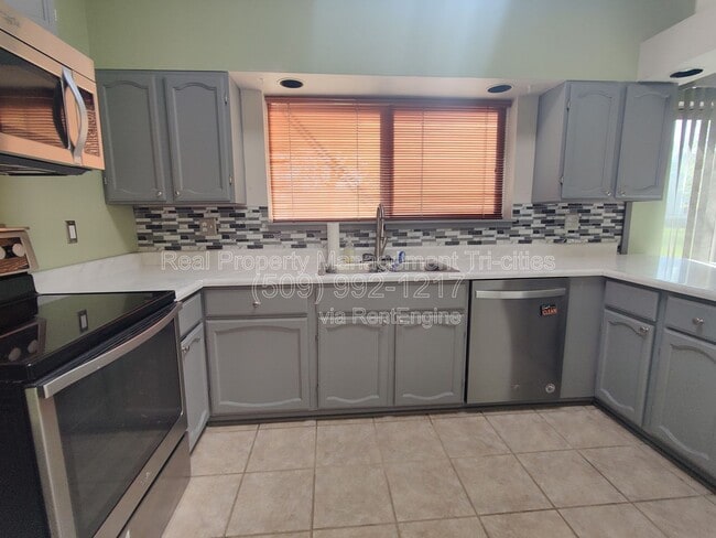 Building Photo - 1607 Putnam St