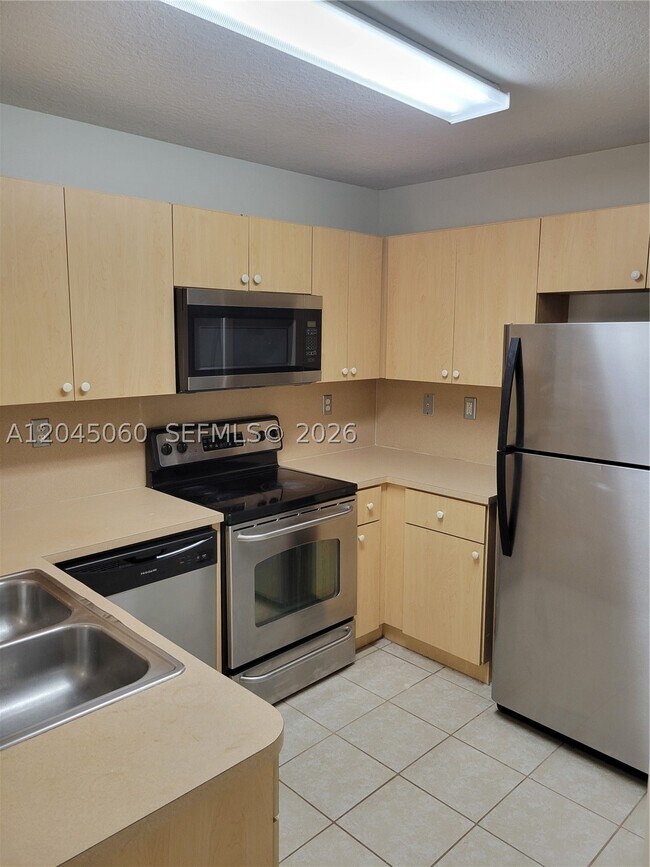Building Photo - 618 SW 106th Ave