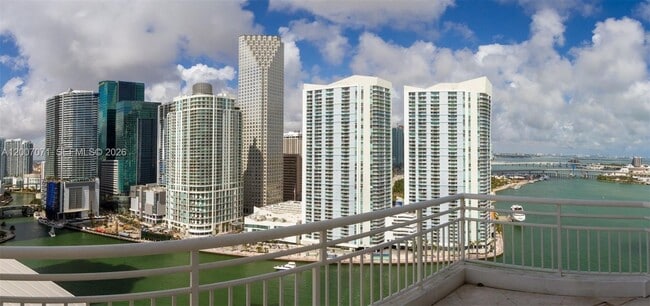 Building Photo - 888 Brickell Key Dr