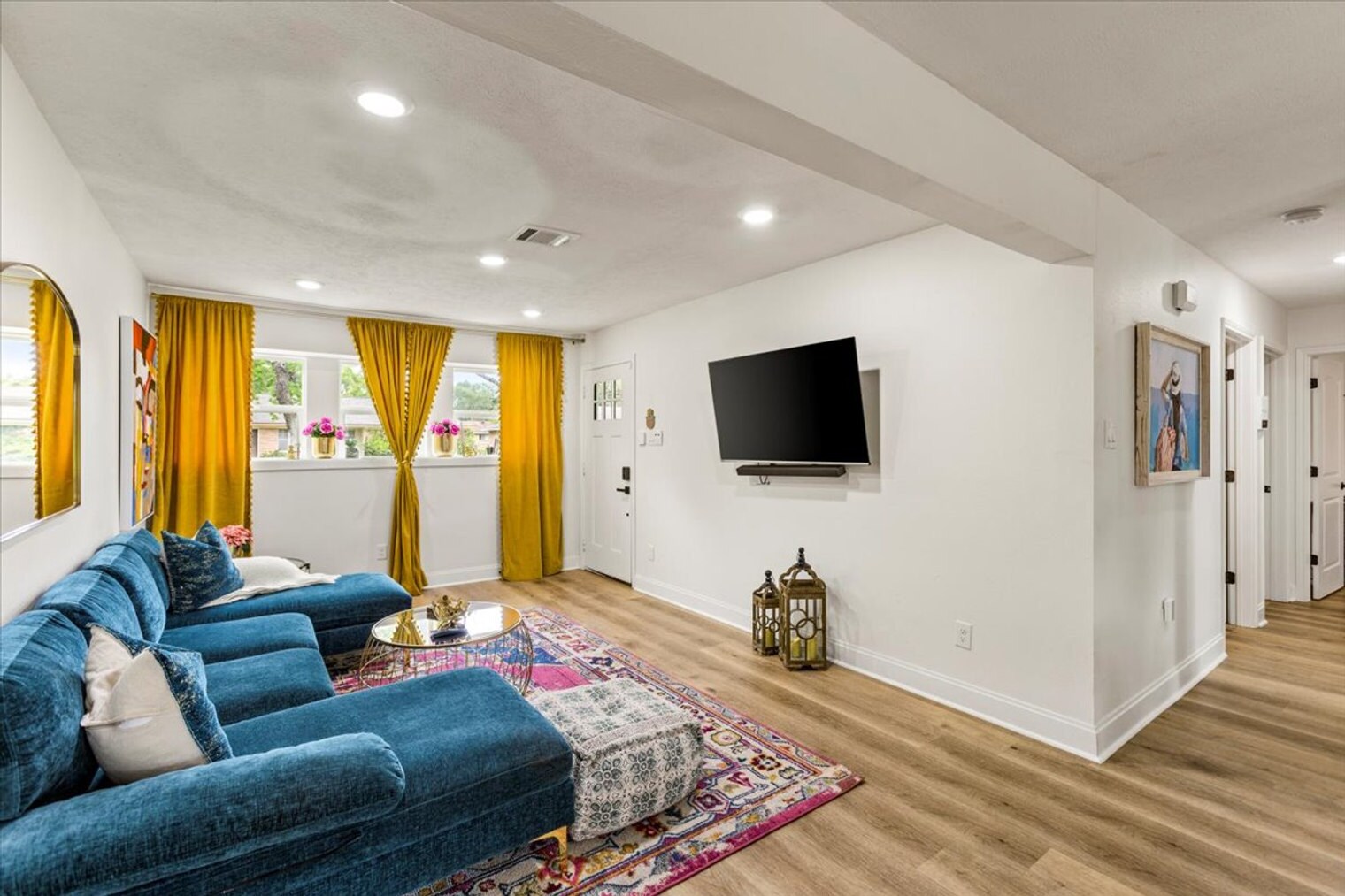 Building Photo - 5803 Farwell Dr