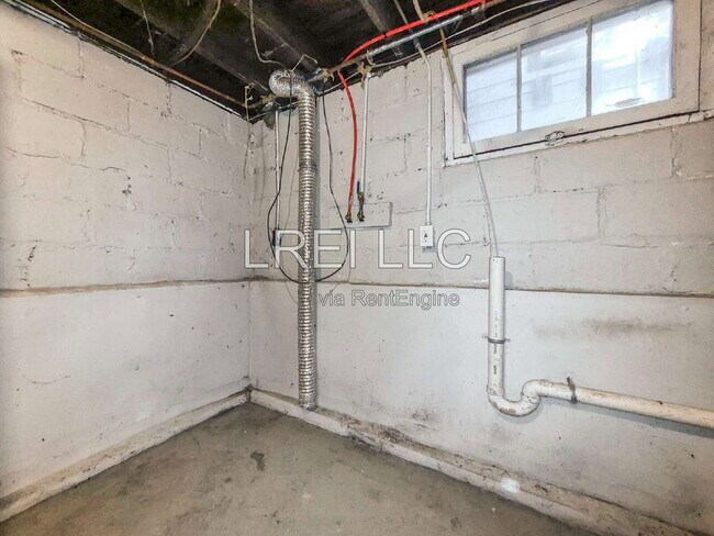 Building Photo - 311 S 38th St