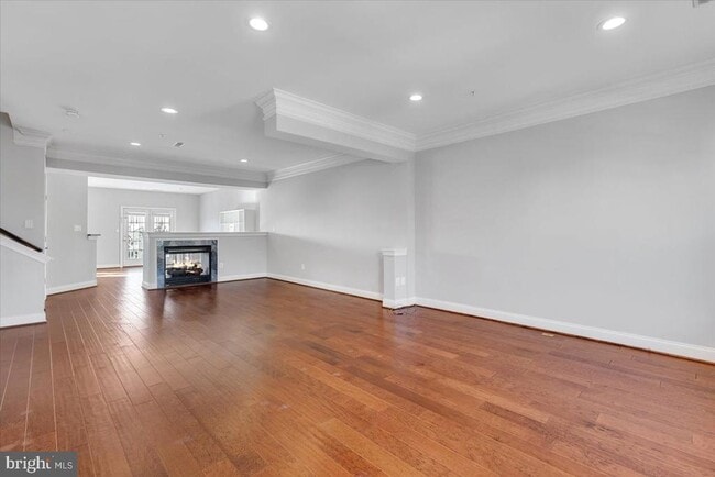 Building Photo - 174 Chevy Chase St