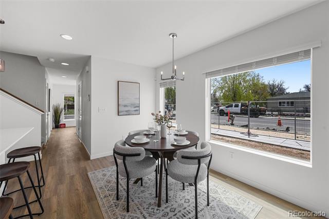 Building Photo - 1352 Akron St