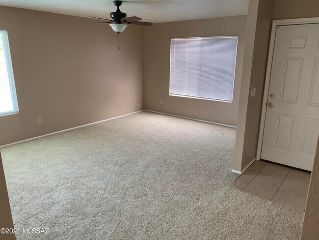 Building Photo - 2602 S Black Moon Dr