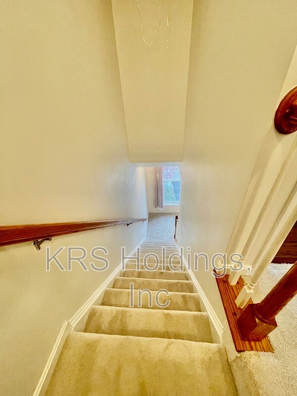 Building Photo - 15706 John Diskin Cir