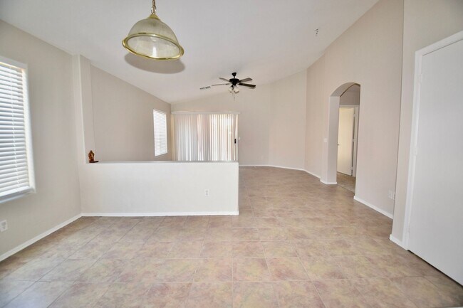 Building Photo - Completely remodeled 4 bed 2 bath home in ...