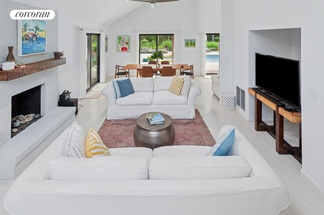 Building Photo - 165 Swamp Rd