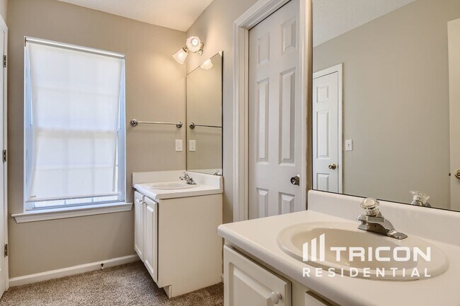 Building Photo - 219 Cobblestone Cove