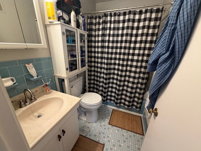 Building Photo - Low-Maintenance Living Near VT & Downtown Blacksburg