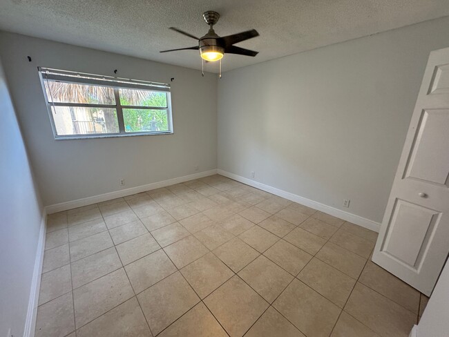 Building Photo - 4529 Treehouse Ln