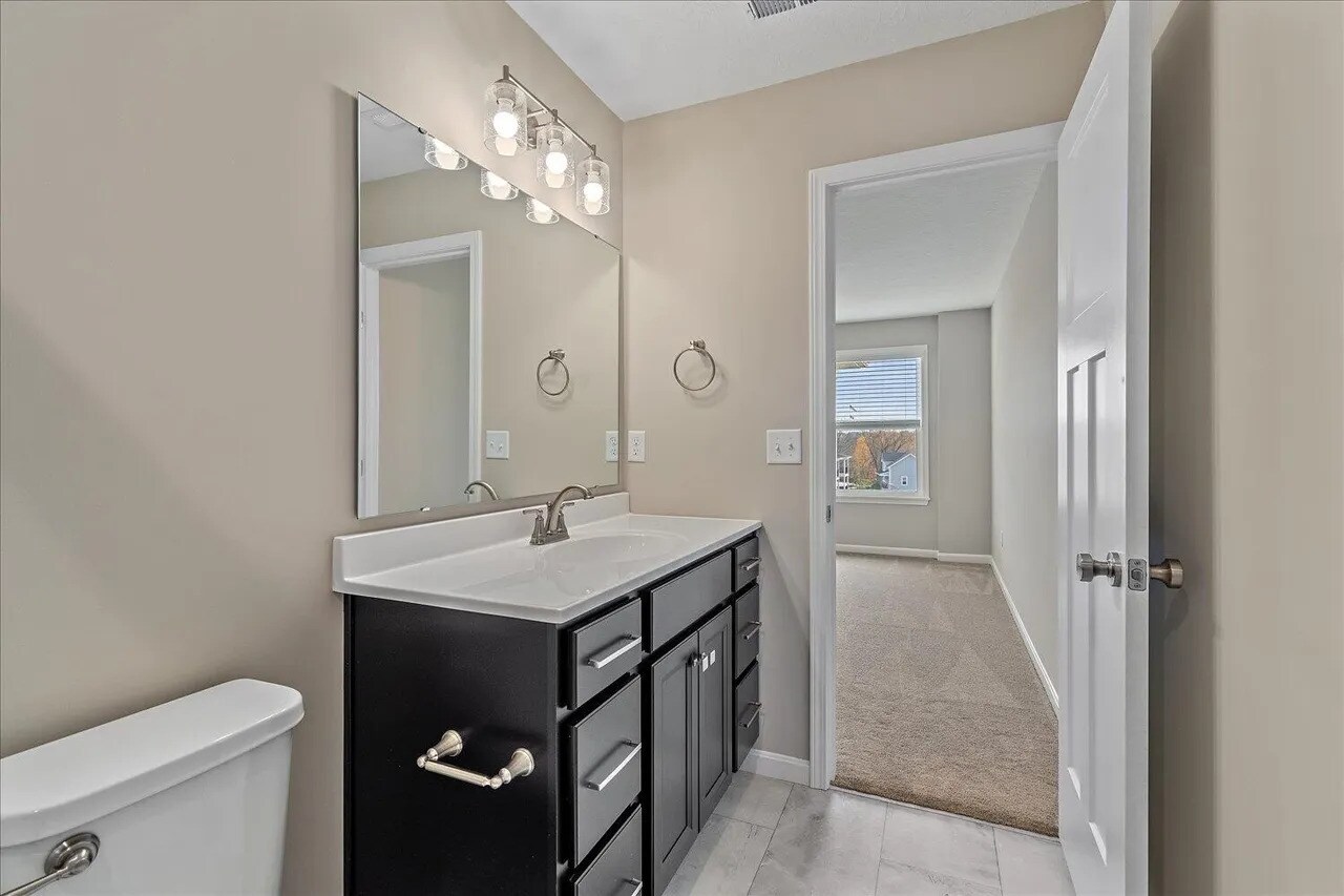 Building Photo - 610 Foxhill Dr