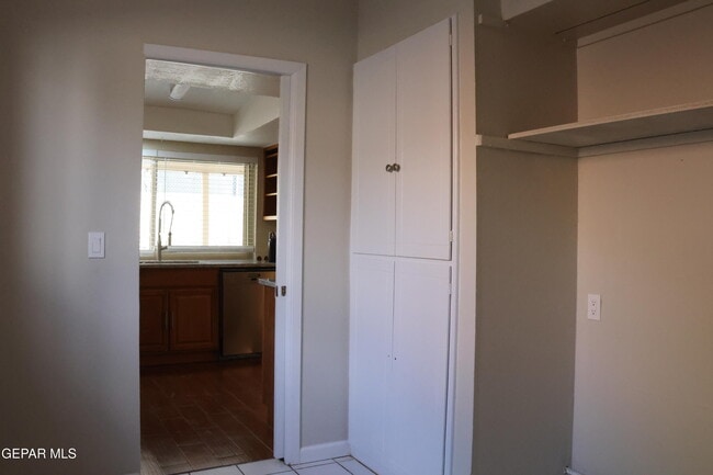 Building Photo - 6704 La Cadena Dr