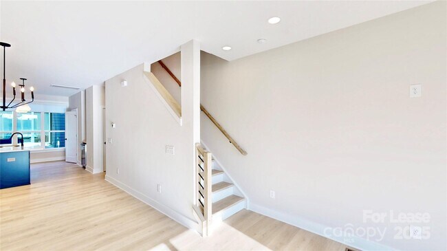 Building Photo - 407 Devender Ln