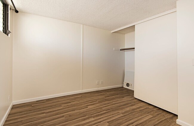 Building Photo - 2121 Ala Wai Blvd