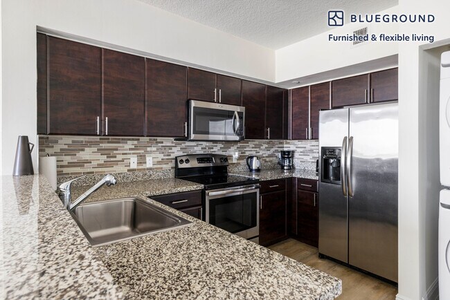 Building Photo - 987 SW 37th Ave