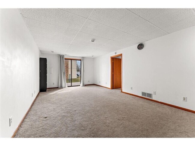 Building Photo - 4218 Sylvia Ln S