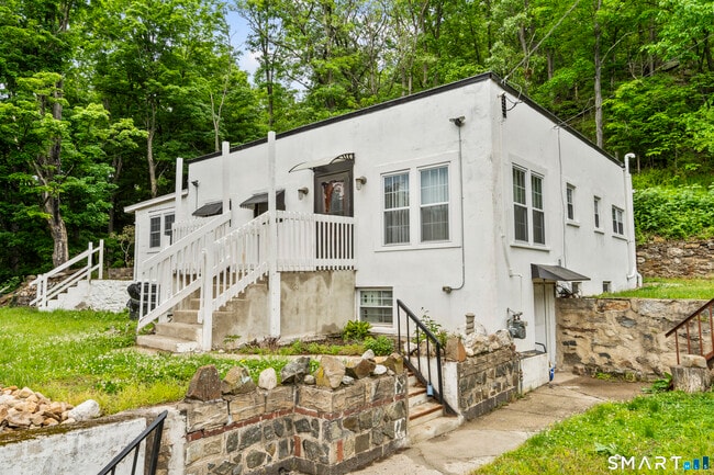 Building Photo - 399 Hawthorne Ave