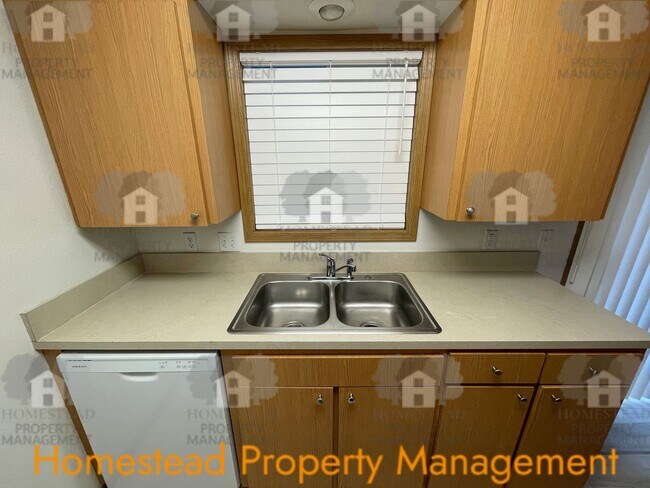 Building Photo - 659