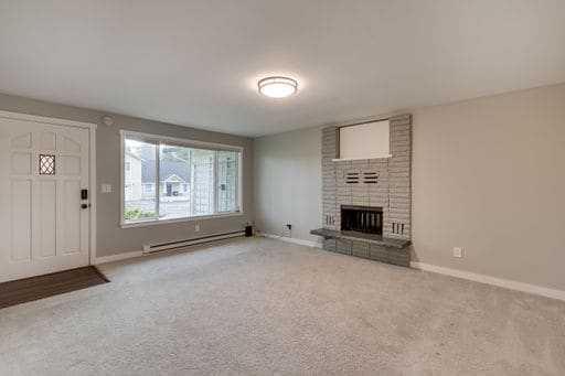 Building Photo - Newly Remodeled Rambler in Lynnwood with Giant Back Yard!