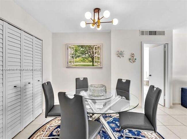 Building Photo - 3140 S Ocean Dr