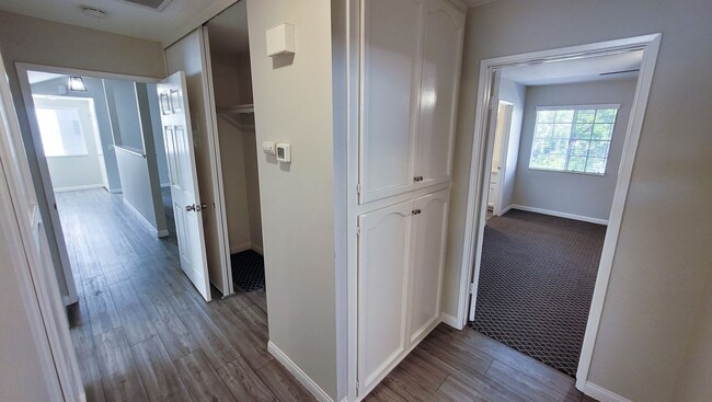 Building Photo - g13427