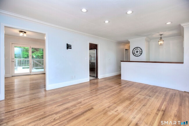 Building Photo - 350 Bennetts Farm Rd