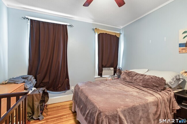 Building Photo - 253 W Elm St