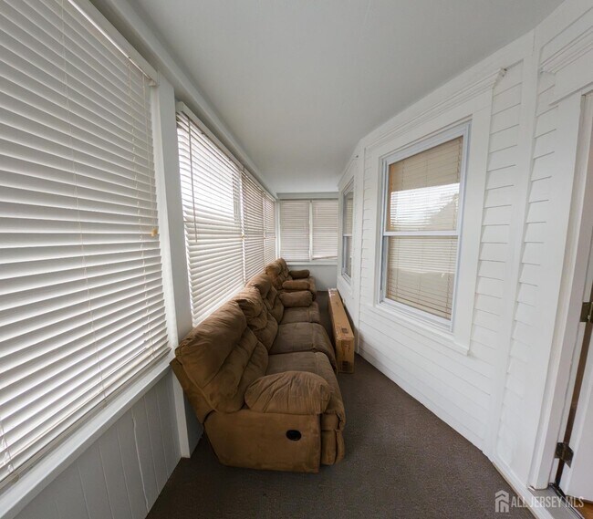 Building Photo - 15 Sedgwick St