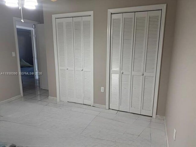 Building Photo - 2912 SW 38th Ct