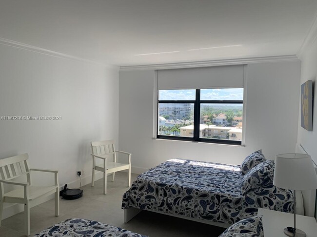 Building Photo - 2301 S Ocean Dr