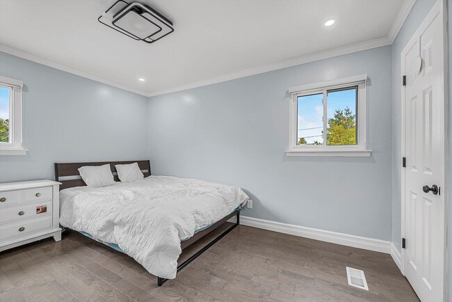Building Photo - 66 Rockland Dr