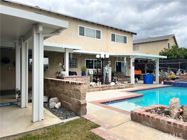 Building Photo - 2124 Beatrice Dr