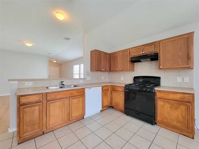 Building Photo - 7438 Fox Knoll Ln