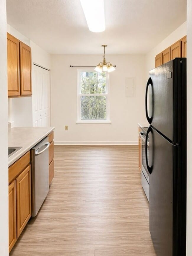 Building Photo - 45264 Woodstown Way