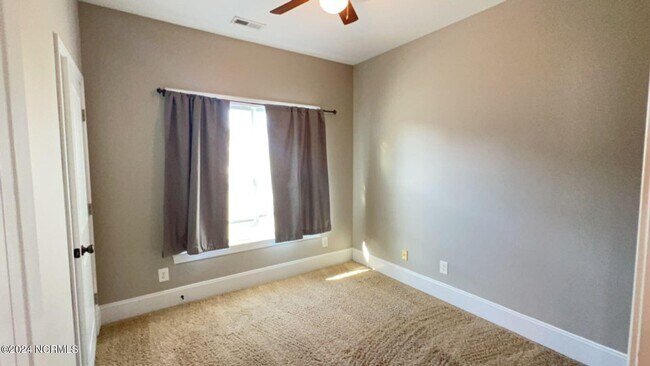 Building Photo - 124 Farmstead Place