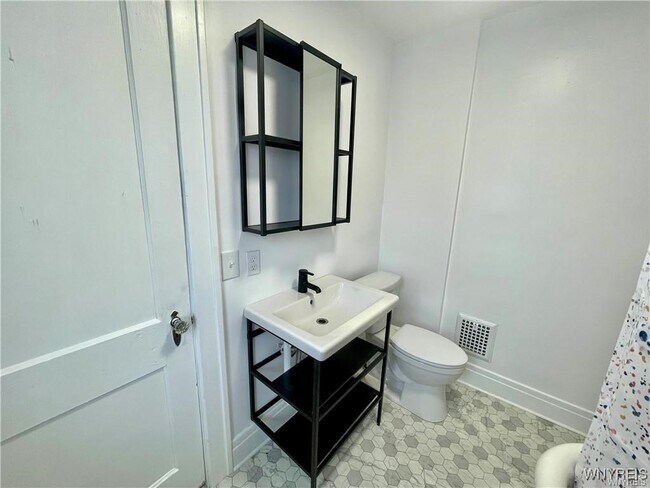 Building Photo - 434 23rd St