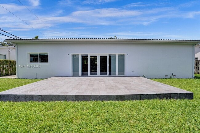 Building Photo - 8540 SW 20th St