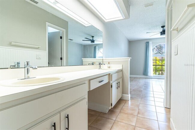 Building Photo - 5126 Martinique Dr