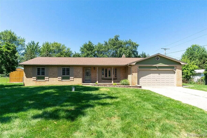 Primary Photo - 10032 Shadyhill Ln