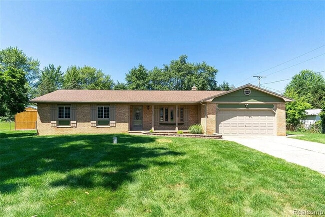 Building Photo - 10032 Shadyhill Ln
