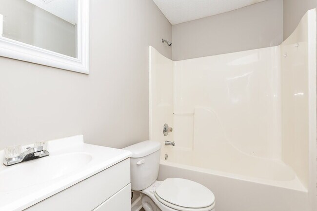 Building Photo - 2780 Shady Well