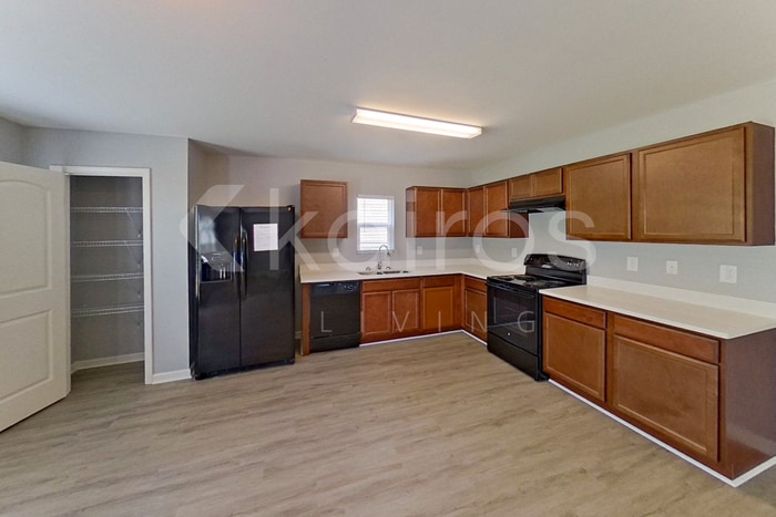 Building Photo - 605 Ivy Brook Way