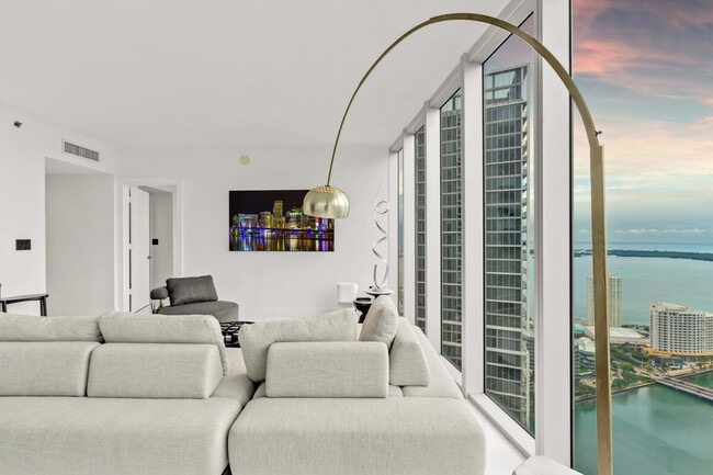 Building Photo - 631 Brickell Ave