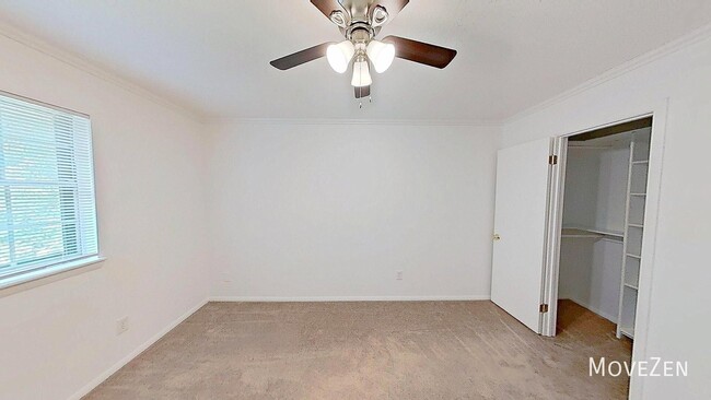 Building Photo - 5813 Nottoway Ct