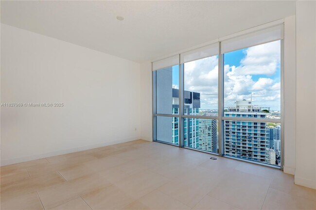 Building Photo - 1060 Brickell Ave