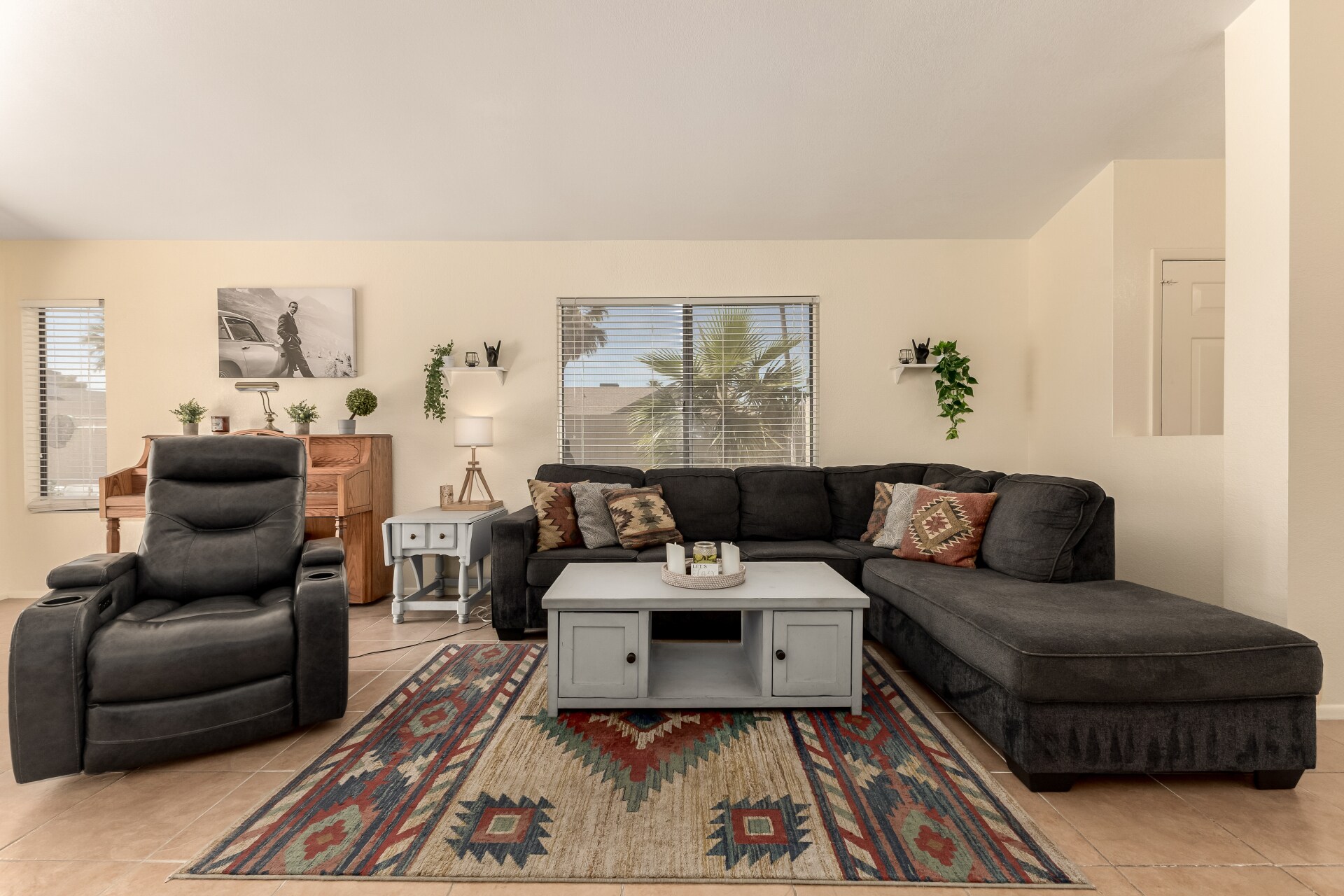 Building Photo - 8735 E Moreland St