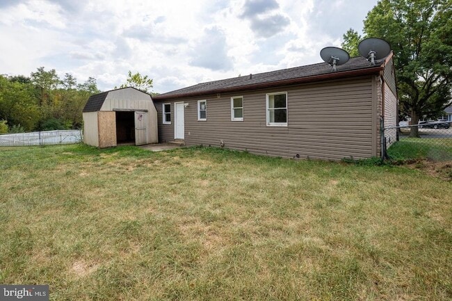 Building Photo - 3748 Tudor Dr