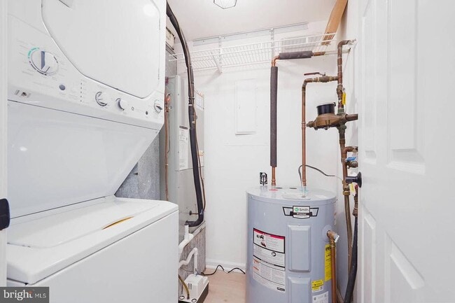 Building Photo - 20527 Shadyside Way